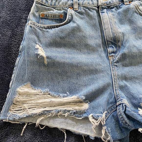 💥PRICE⬇️
TOPSHOP MOTO - MOM Shorts - size 10 - - Picture 3 of 11